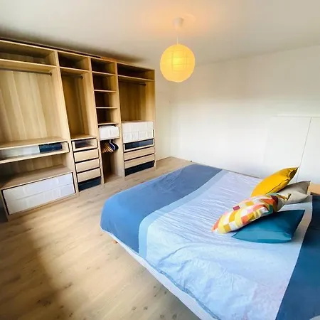 Apartment Large 1 Bedroom In Center With Parking - 64
