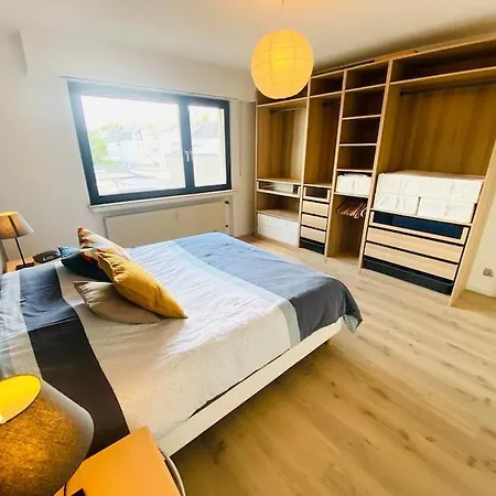 Large 1 Bedroom In Center With Parking - 64 Apartment *
